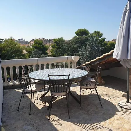 Rooftop Townhouse *